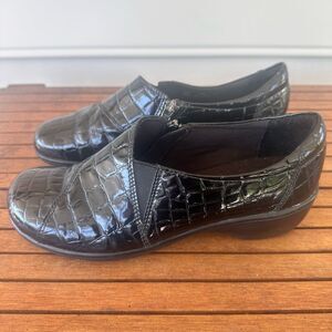 Clarks women’s black slip on wedges size 7.5